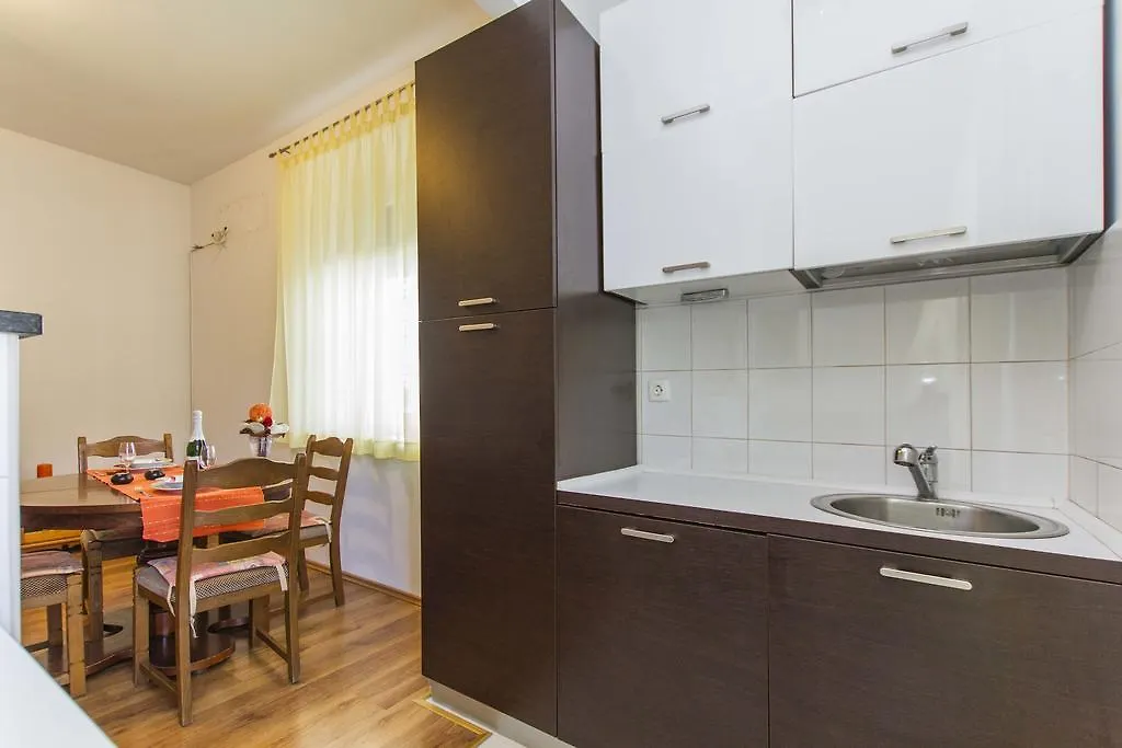 Apartment Amber Koromačno 0*,